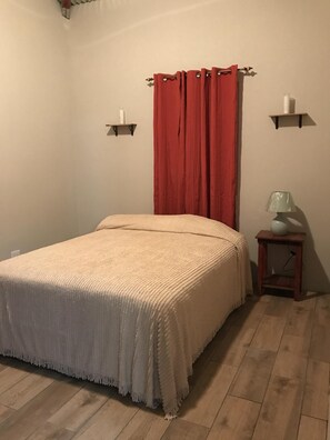 2 bedrooms, in-room safe, iron/ironing board, free WiFi