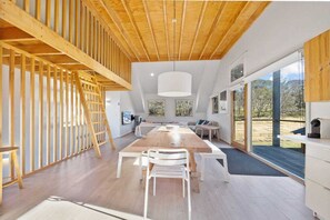 Interior - Altitude 1570 - Chalet (Dinner Plain)