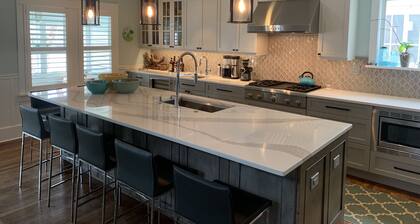6 Bed/5 Bath with Pool - upgraded beds for 2026