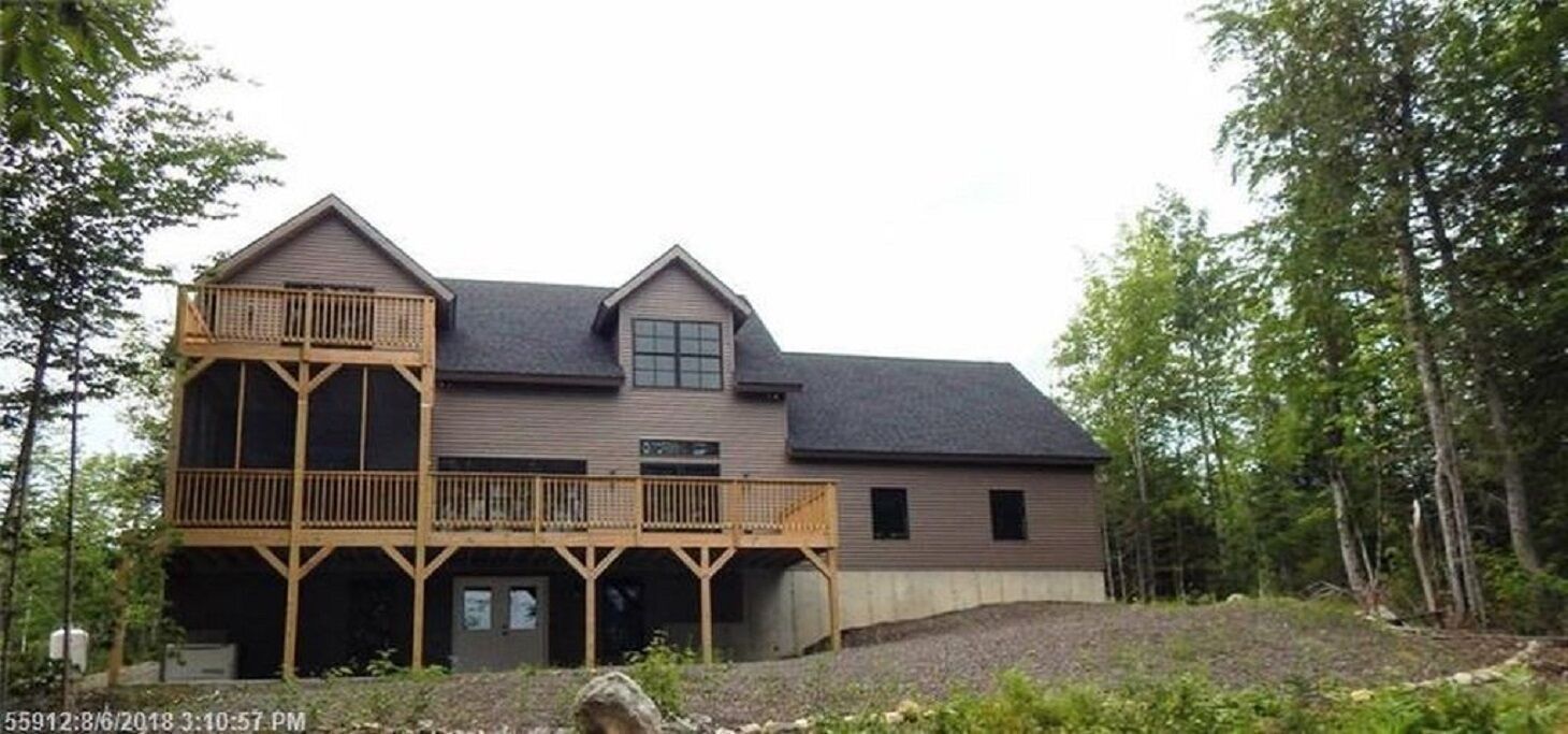Beautiful Lakefront Home on Ebeemee Lake 1 hr from Bangor and Baxter State Park.