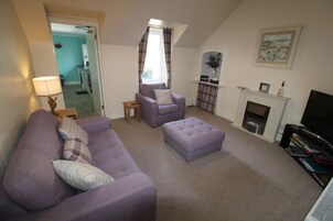 開放式客房 (The Stuart) | 客廳 | 45 吋智能電視連數碼電視頻道、電視、Netflix