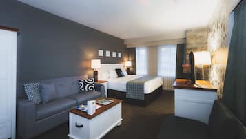 1 bedroom, in-room safe, iron/ironing board, free WiFi