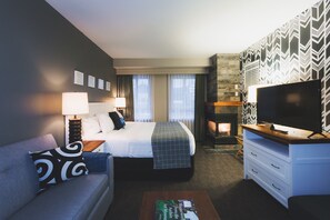 1 bedroom, in-room safe, iron/ironing board, free WiFi - Pet-Friendly | Free Ski Shuttle + Hot Tub Access (Whistler)