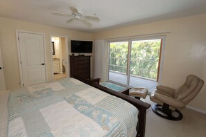 4 bedrooms, desk, iron/ironing board, free WiFi