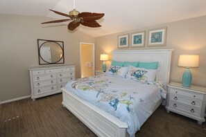 4 bedrooms, desk, iron/ironing board, free WiFi