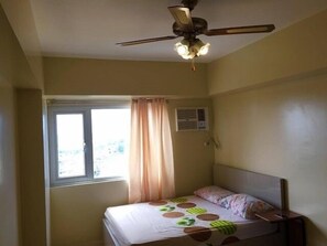 1 bedroom, WiFi, bed sheets - Avida Towers Condotel (Davao City)