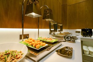 Alimentos y bebidas