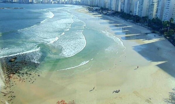 Na praia, espreguiçadeiras