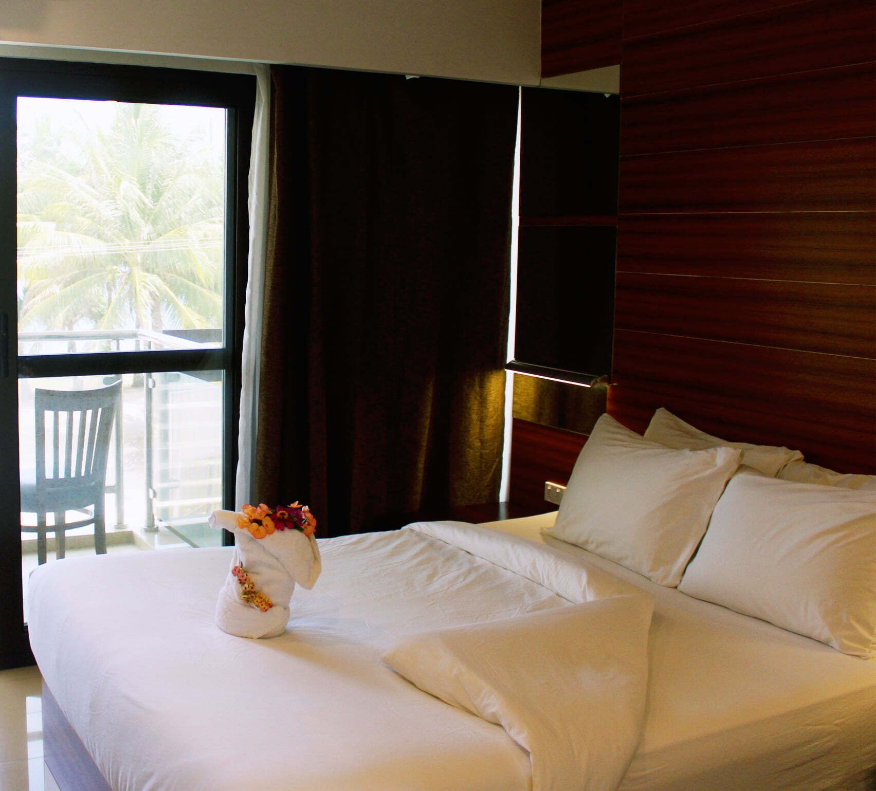 Deluxe Double Room | In-room safe, desk, blackout curtains, iron/ironing board