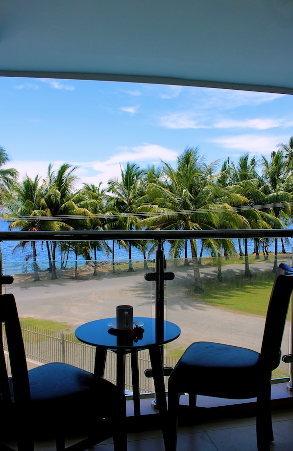 Premium Room, 1 Queen Bed, Sea View | Balcony view