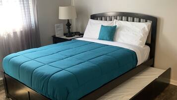 2 bedrooms, iron/ironing board, WiFi, bed sheets