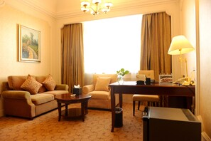 Business Twin Room, Non Smoking | Premium bedding, minibar, in-room safe, desk - DaXingAnLing Jinma Palace (Hulunbuir)