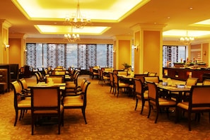 每日供应自助式早餐(每人 CNY 40)