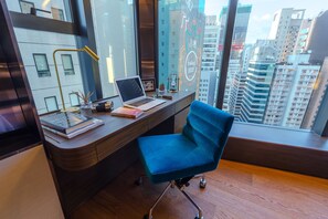 Elite Studio Suite, 1 Katil Raja (King), Non Smoking, City View | Pemandangan dari bilik