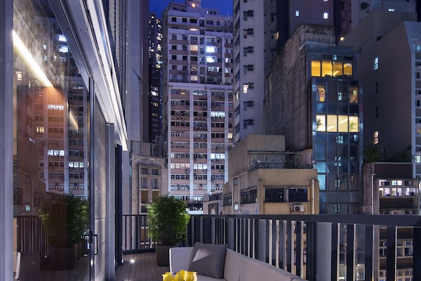 Elite studio suite, 1 kingsize bed, niet-roken, balkon | Uitzicht op de stad