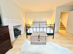 3 soverom, safe på rommet, strykejern/-brett og reiseseng for barn