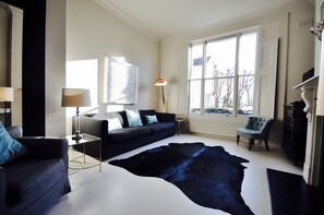 Smart TV, fireplace, DVD player