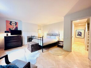 3 slaapkamers, een kluis op de kamer, een strijkplank/strijkijzer