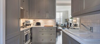 Notting Hill Newly Decorated 3-Bedrooms with large Private Garden