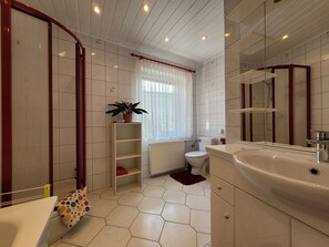 Unclassified image, 2 of 24, button