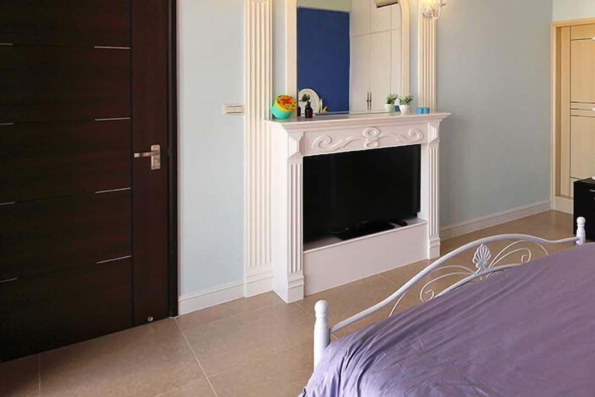 Classic Double Room | Desk, blackout drapes, free WiFi, bed sheets