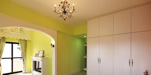 Habitación doble Club | Escritorio, cortinas blackout, wifi gratis y ropa de cama