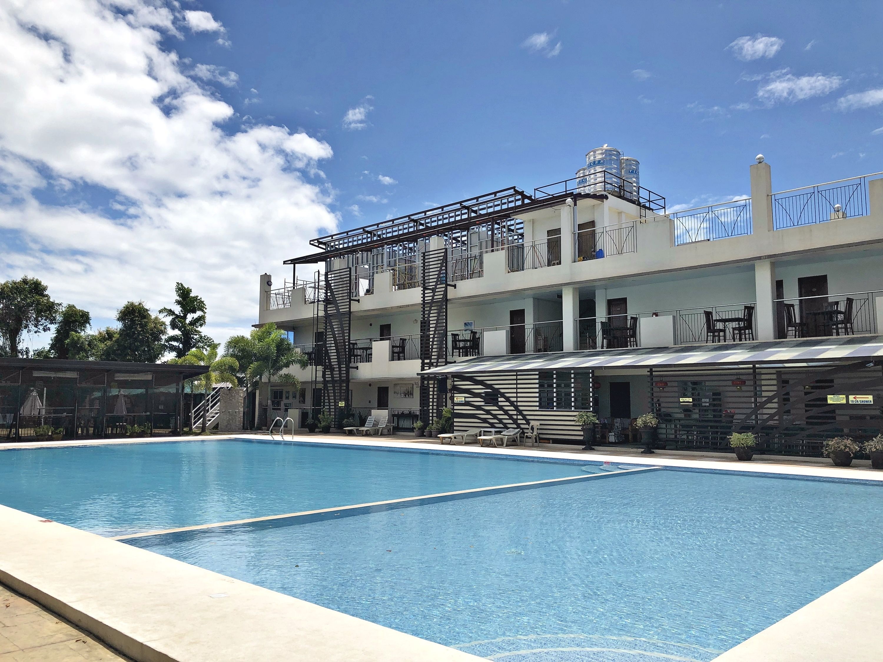 3 piscinas al aire libre, sillones reclinables de piscina