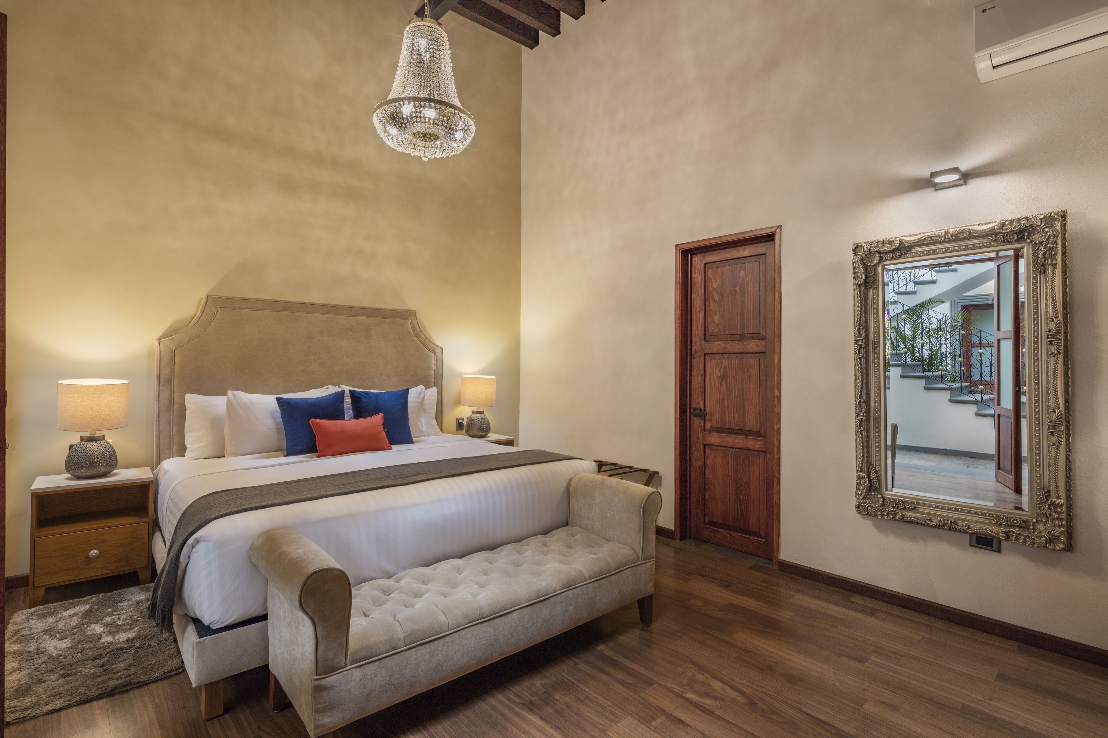 standard double room, 1 king bed | minibar, in-room safe, free cots/infant beds, free rollaway beds