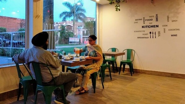 Restaurant - Hotel City Center (Sitarganj)