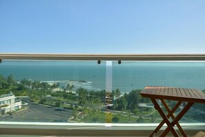 Appartement, 3 chambres | Vue depuis le balcon