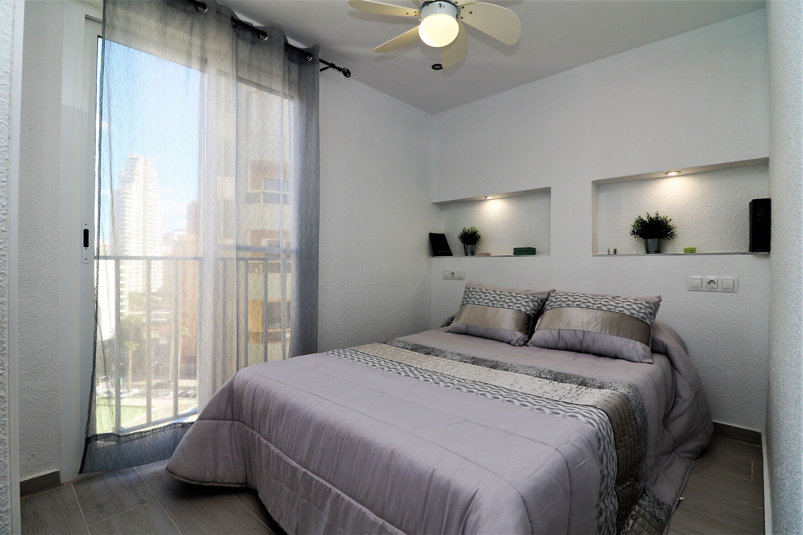 2 dormitorios, tabla de planchar con plancha, wifi gratis y ropa de cama