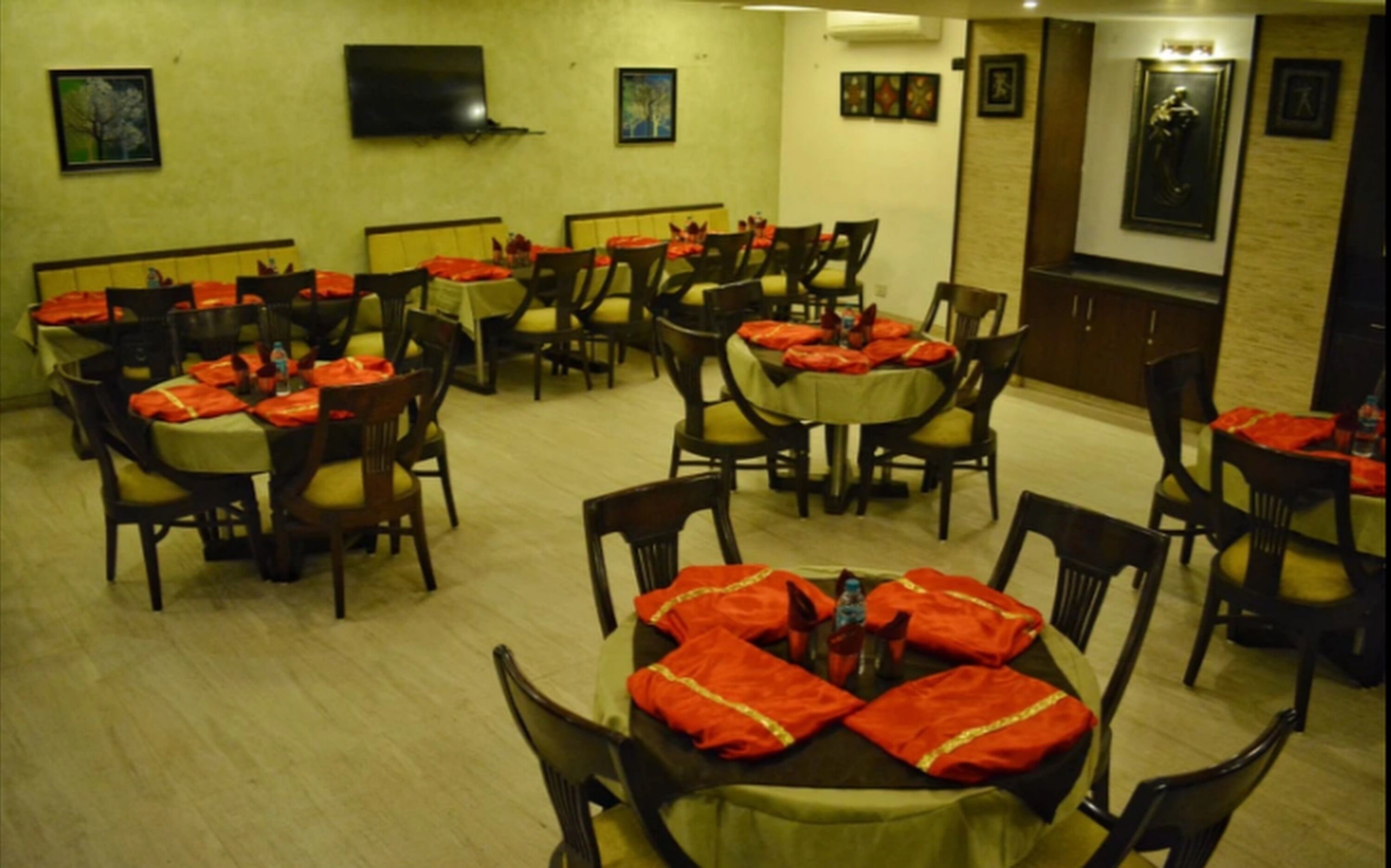 Daily buffet breakfast (INR 220 per person)