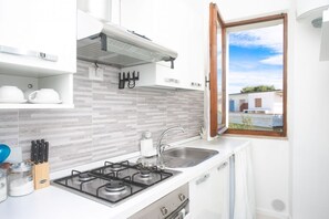 Fridge, oven - M164 - Marcelli, brand new three-room apartment with terrace (Marcelli)