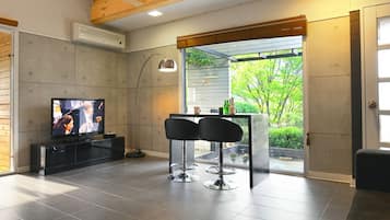 Individually decorated, individually furnished, free WiFi