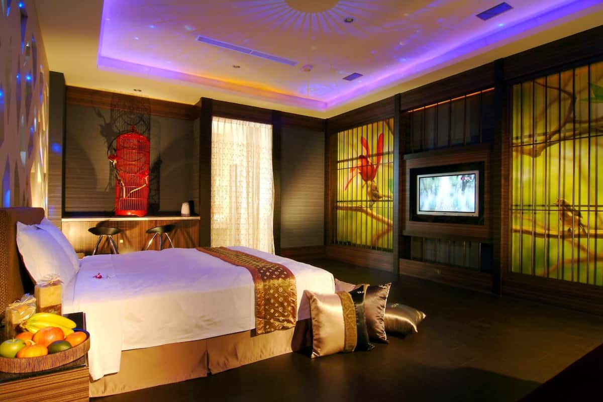 down duvets, minibar, individually decorated, individually furnished