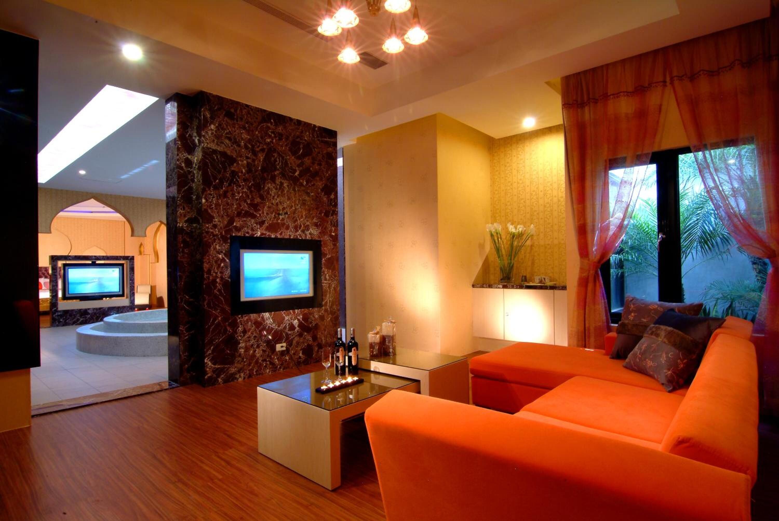 42-inch lcd tv with cable channels, tv