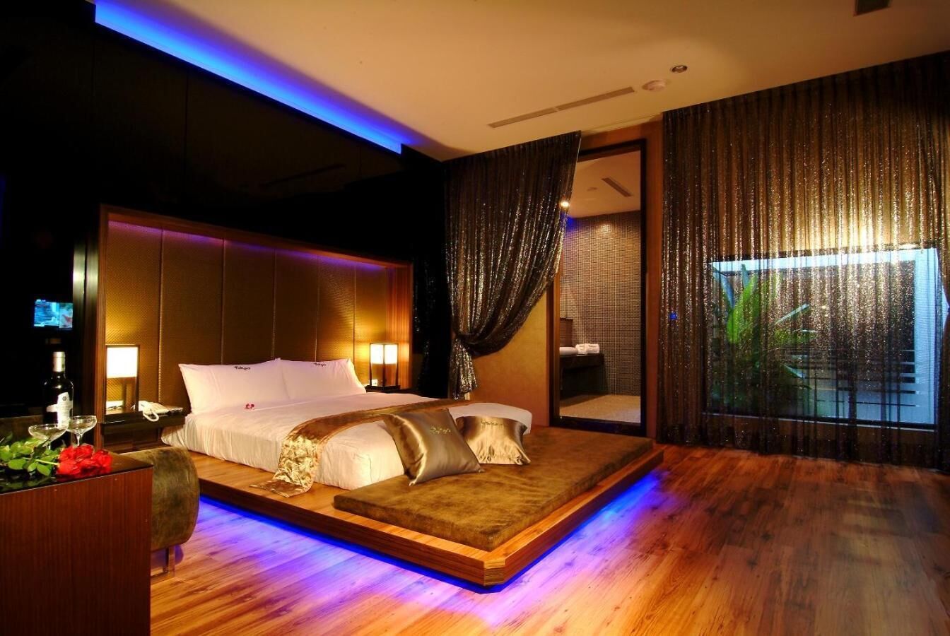 down duvets, minibar, individually decorated, individually furnished