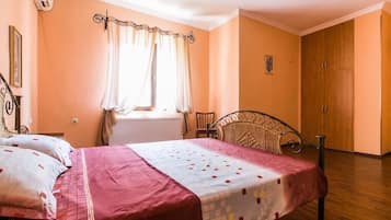 1 bedroom, soundproofing, iron/ironing board