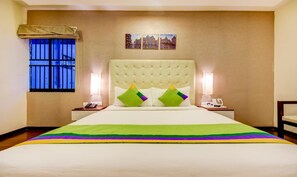 1 bedroom, premium bedding, minibar, in-room safe