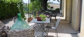 Nice apartment in villa with WIFI, pool, panoramic view and parking, close to San Gimignano