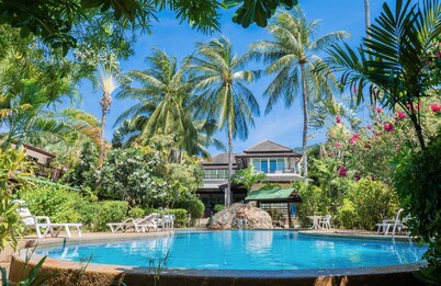 3Bed with a private pool at near beach