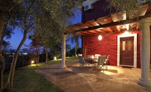 Villa Dioni | Terrasse/gårdhave
