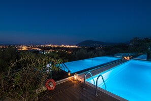 2 outdoor pools, pool umbrellas, pool loungers - Alea Resort Villas (Lefkada)