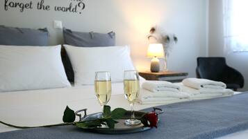 Villa Phedra | 3 bedrooms, Egyptian cotton sheets, premium bedding, Select Comfort beds