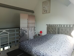 1 bedroom, iron/ironing board, bed sheets