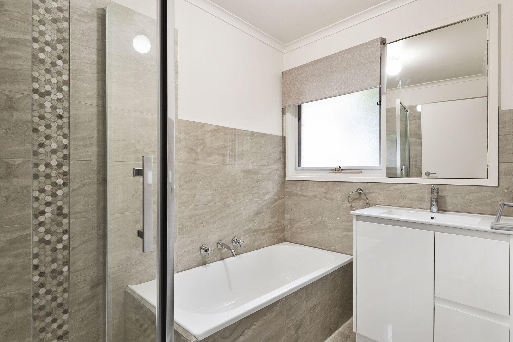 Comfort and space ! Just bring your suitcase. — image 9