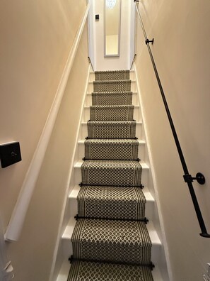 Interior - Charming 2 bed cottage in the heart of Canterbury with parking nearby (Canterbury)