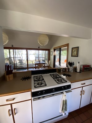 Fridge, microwave, oven, stovetop - Seal Point Waterfront Cottage (Lamoine)