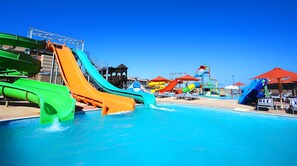 Indoor pool, outdoor pool, pool loungers - Coral Sea Beach & Aqua Park (Ataqah)