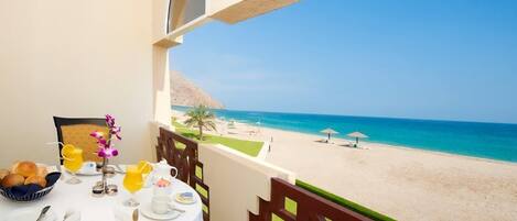 Dagelijks ontbijtbuffet (OMR 5 per persoon)